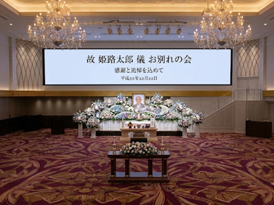ラフェスタ祭壇あり