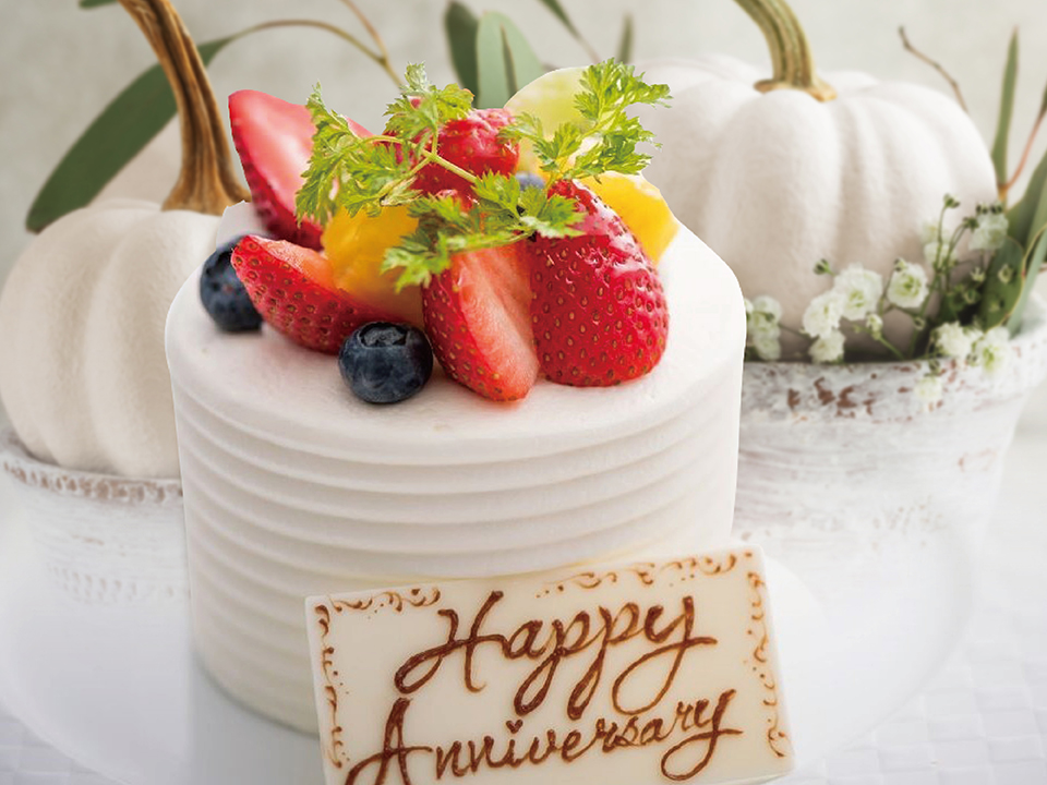 メッセージ付きホールケーキ。