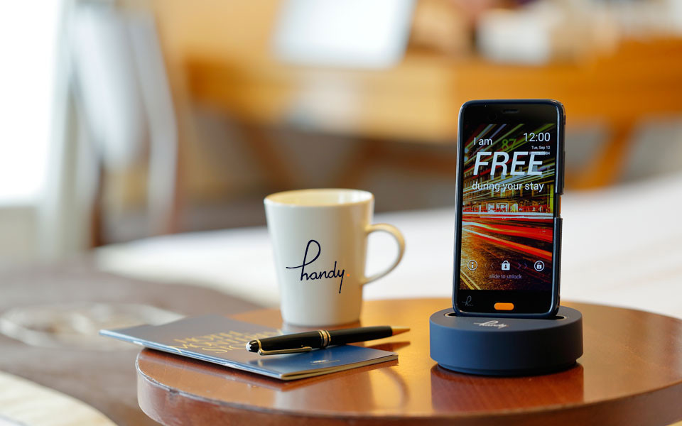 無料レンタルスマートフォン「handy」
