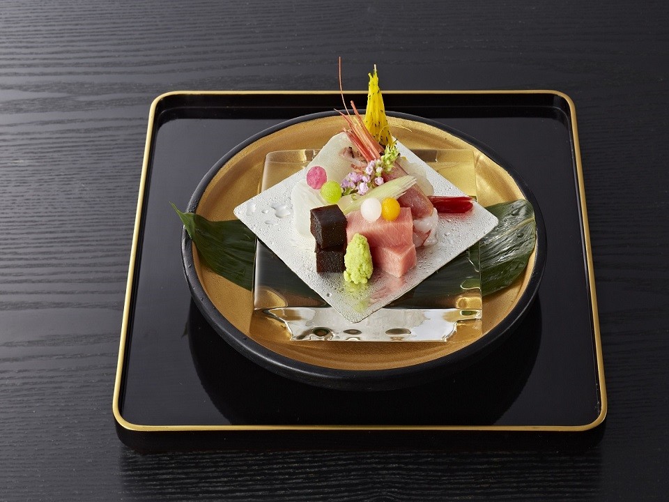 令和7年が皆様にとりまして実り多い一年となりますよう心をこめてひと皿に