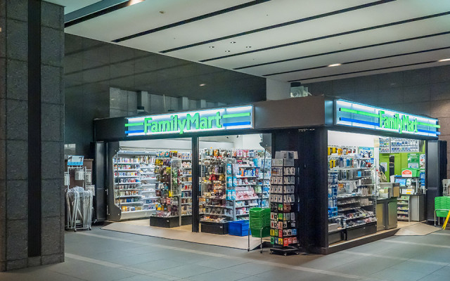 FamilyMart