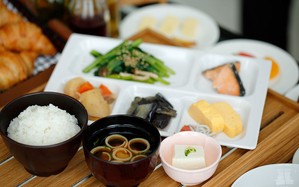 日式・西式混合自助式早餐
