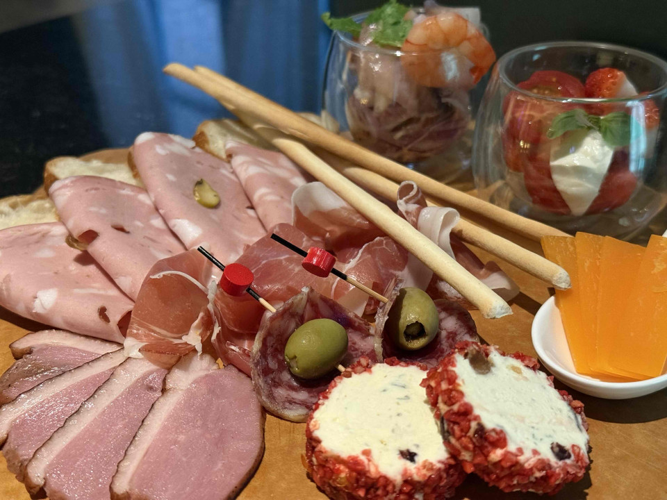 アンティパストミスト