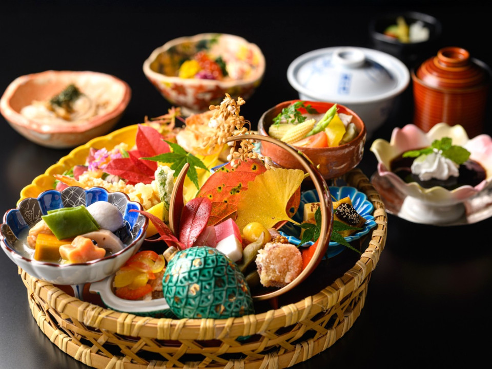 花水木竹籠仕立て