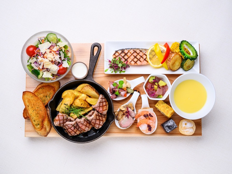 【ティーラウンジ　ランチ】洋食も和食も ～海を眺めながら～　