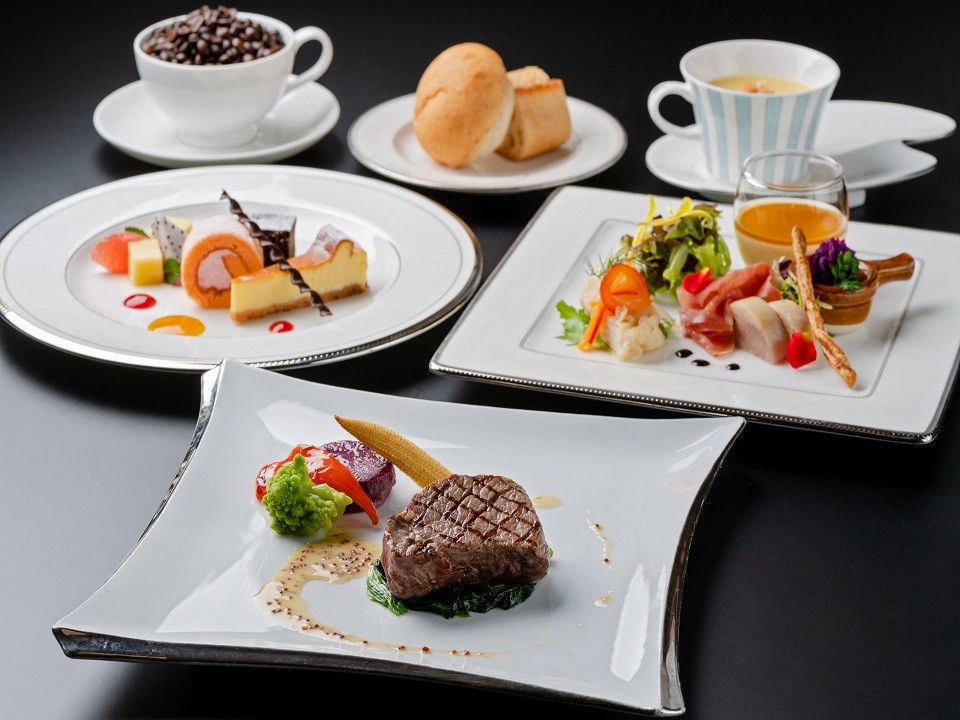 公式 4月2日 New ランチコース 春のメインチョイス 県産食材をふんだんに盛り込んだシェフ自慢の一皿 お魚orお肉のメインが選べるランチコース ホテルモントレ沖縄 スパ リゾート 恩納村 沖縄県 ホテル