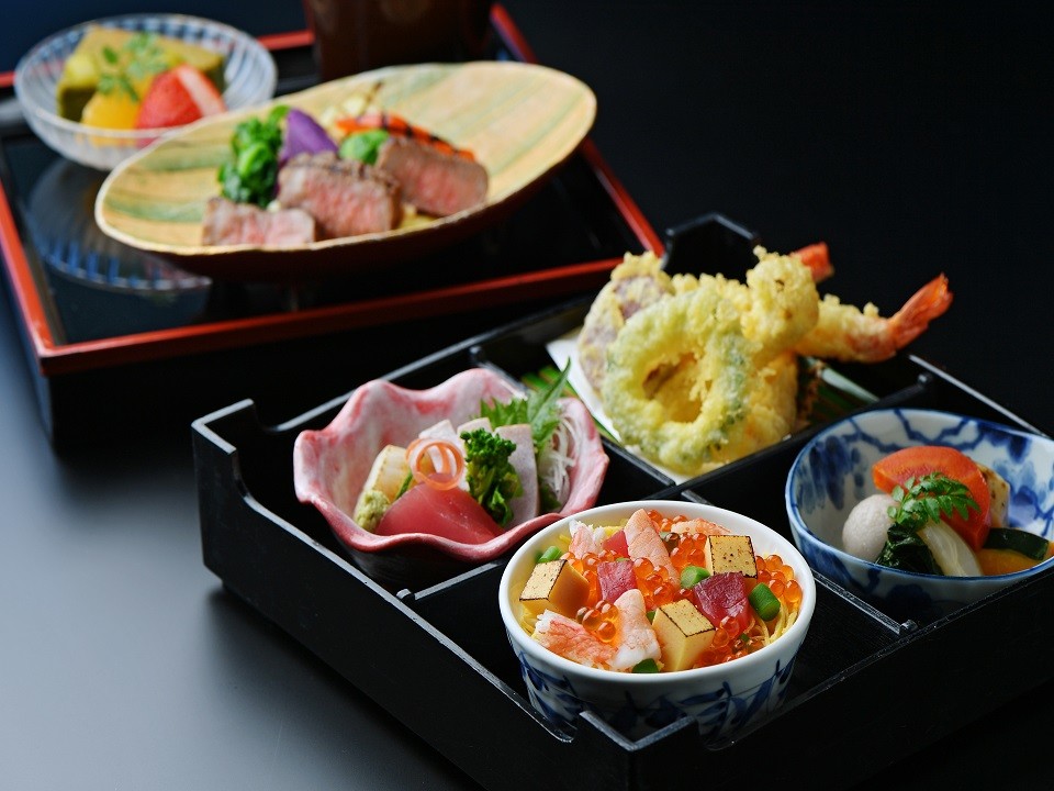 公式 客室限定 お泊りのお部屋で楽しむ おこもりディナー 1日限定各8食 寿司ステーキ弁当 潮彩弁当 ホテルモントレ沖縄 スパ リゾート 恩納村 沖縄県 ホテル