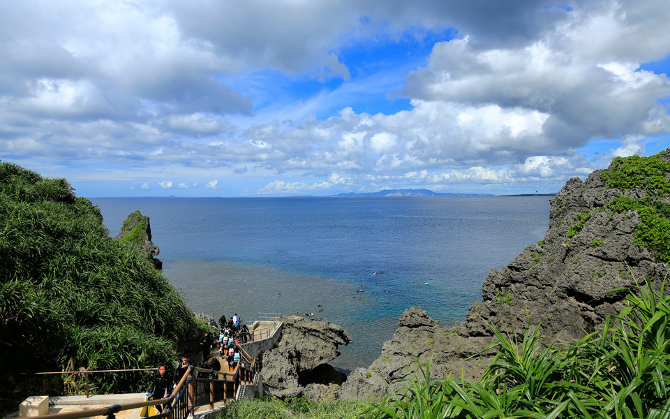 真栄田岬・青の洞窟