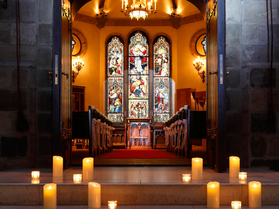 公式 サプライズ記念日プラン チャペル内での思い出を カタチ に プロポーズプラン プレミアムエターナル ホテルモントレ大阪 梅田 大阪 駅近くのホテル 大阪府大阪市