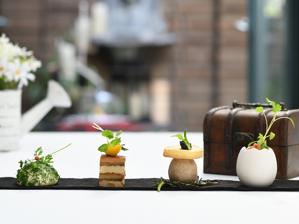 公式 シャンパン付きディナー 記念日や大切なご接待におすすめ 乾杯シャンパン付きフルコースディナー ホテルモントレ ラ スールギンザ 銀座一丁目駅近くのホテル 東京都