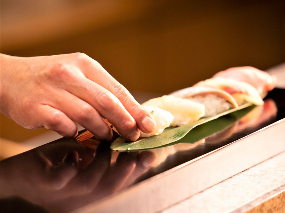 【至福の和食膳】和牛石焼・天婦羅・寿司 ◇琥珀