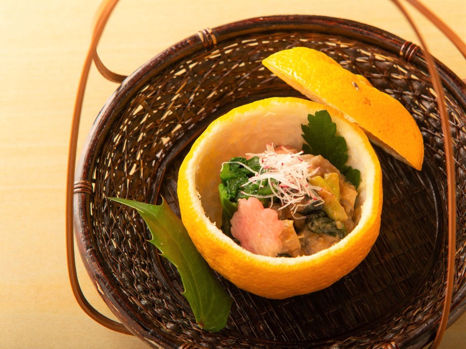 2月　柚子釜盛り　鮟鱇とも和え